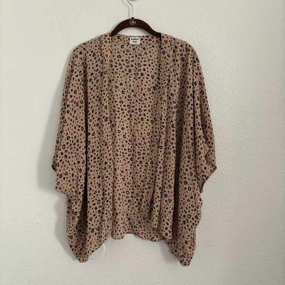 Sunday Best Aritzia Women's Size S/M Tan Animal Print Cosima Kimono Cardigan - Picture 1 of 6